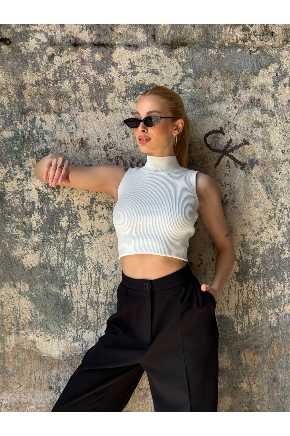 Kadın Beyaz Sallanan Detaylı Arkası Dekolteli Yılbaşına Özel  Bluz (ZCKTY022)