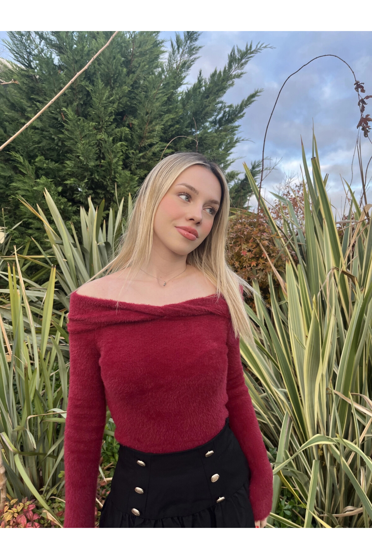 Kadın Bordo Açık Omuz Peluş Kazak (ZCKTY041)