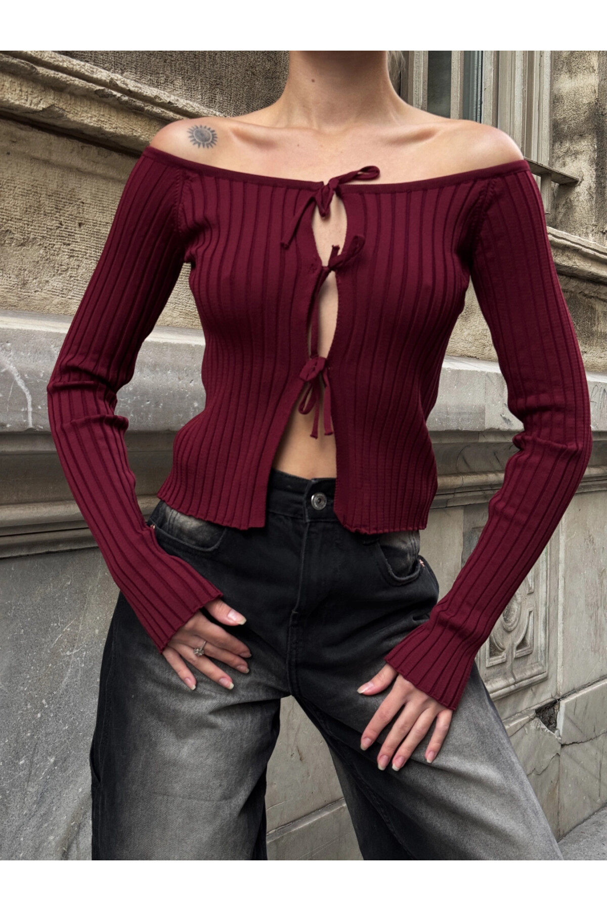 Kadın Bordo Kayık Yaka Fiyonk Bağlama Detaylı Crop Triko (ZCKTY033)