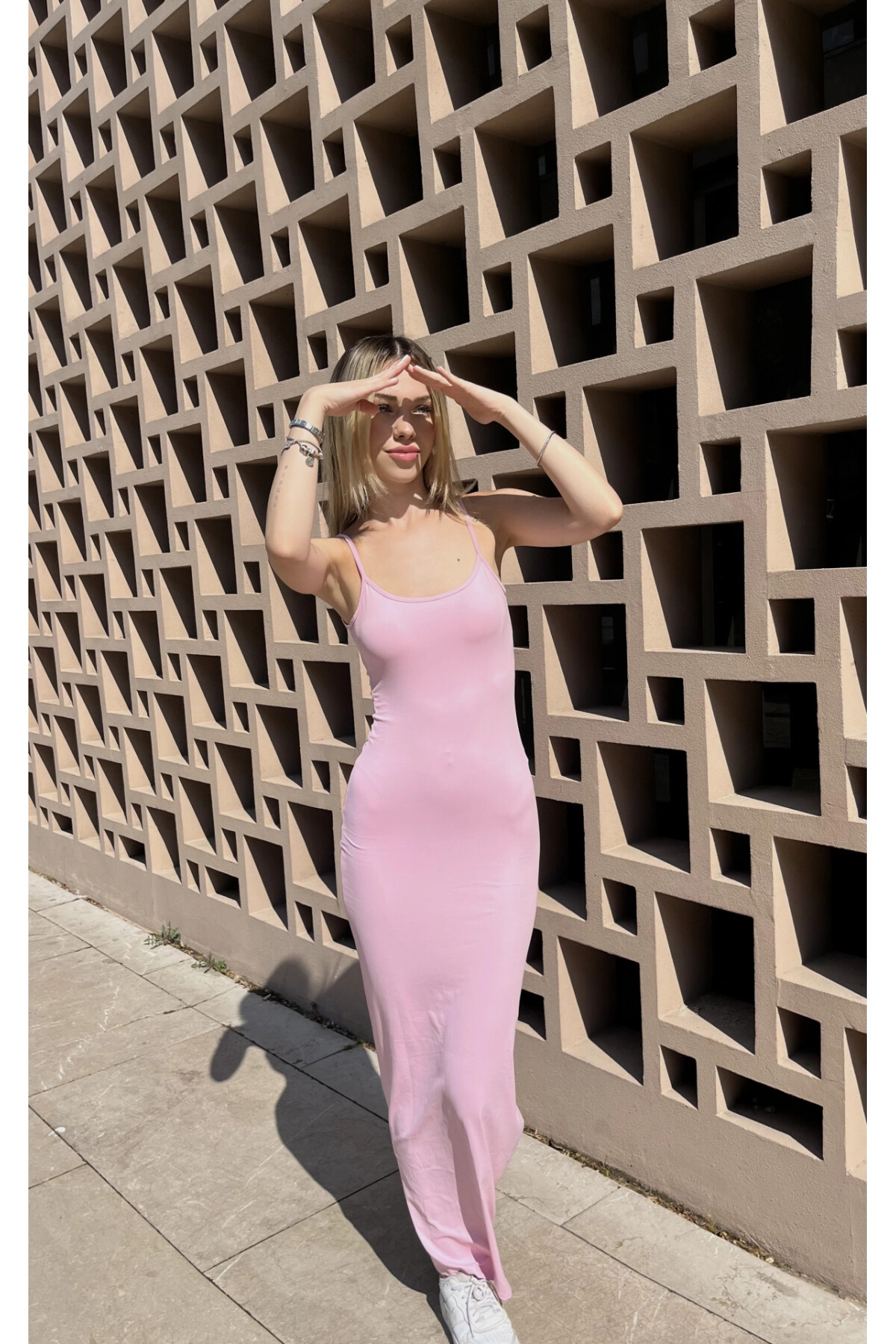 Kadın Pembe Askı Ayarlanabilir  Sırt Dekolteli Süper Yumuşak Likralı Uzun Elbise (ZCKSA328)