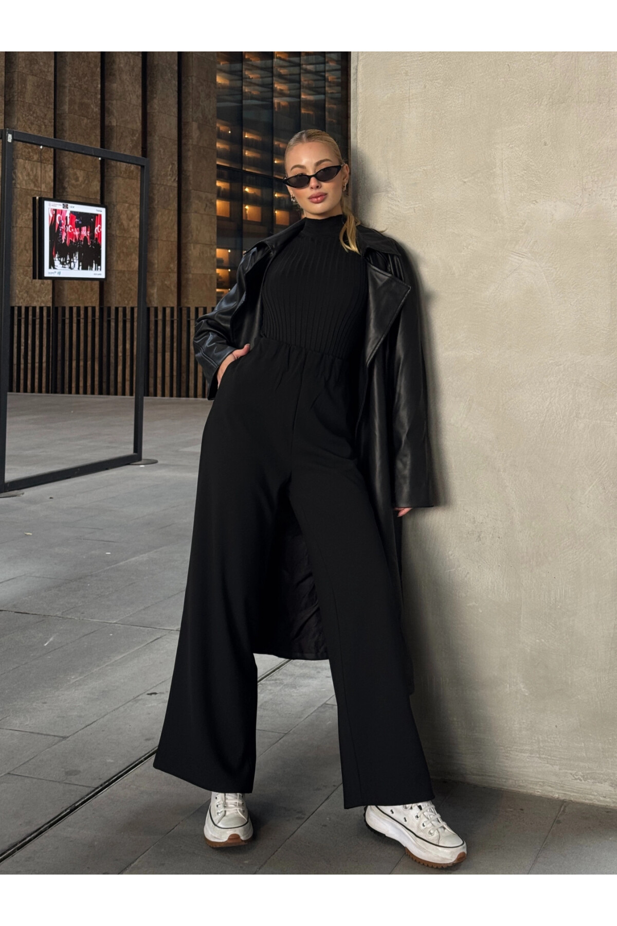 Kadın Siyah Bel Detaylı Bol Pantolon (ZCKZC119)