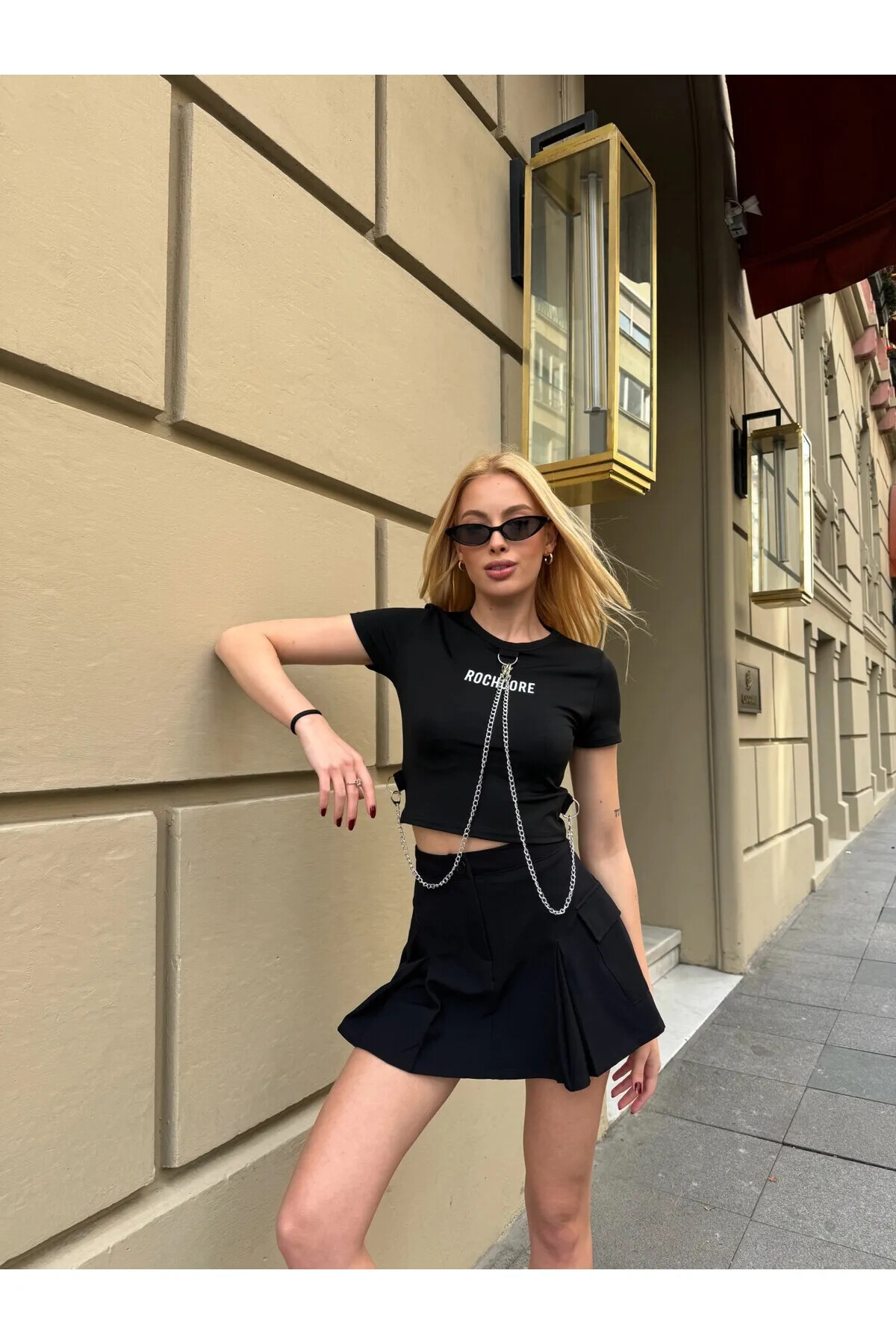 Kadın Siyah Önü Zincirli Crop T-Shirt (zck0791)