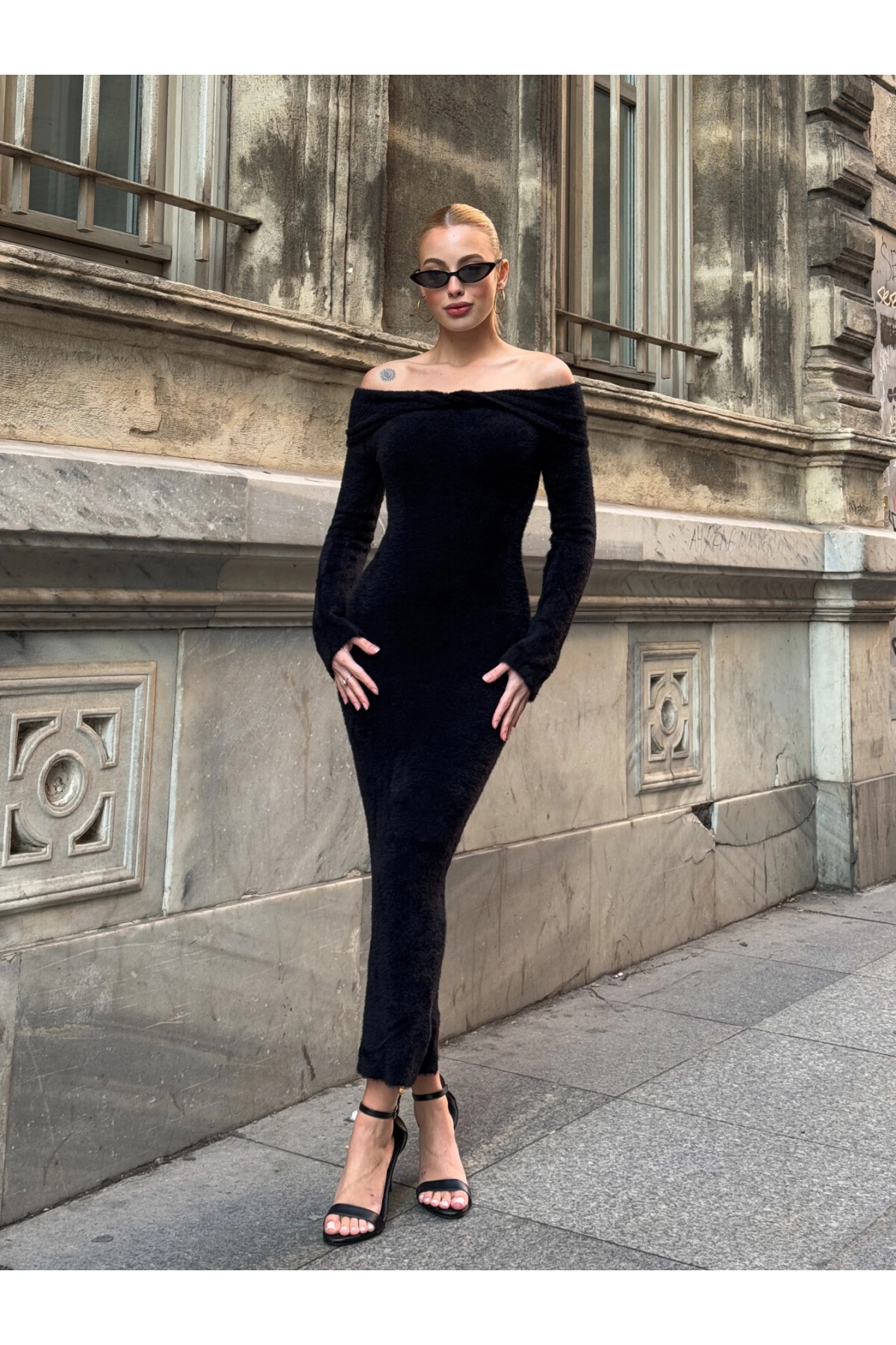 Kadın Siyah Sakallı Madonna Yaka Uzun Elbise (ZCKTY044)