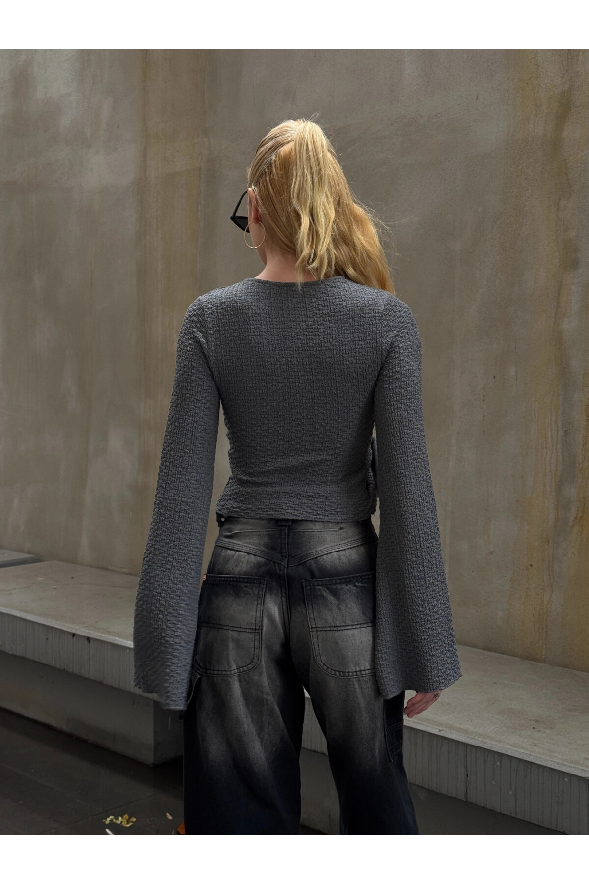 Kadın Gri İspanyol Kol V Yaka Düğüm Detaylı Crop (ZCKSA353)