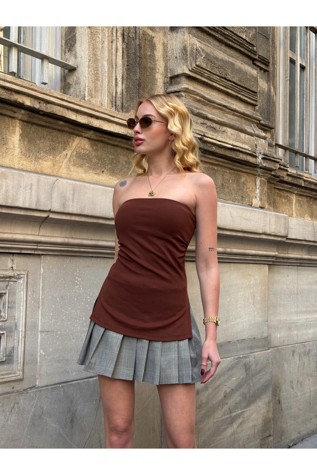 Kadın Kahve Yanı Büzgülü Çift Yırtmaçlı Straplez Bluz (ZCKSA309)