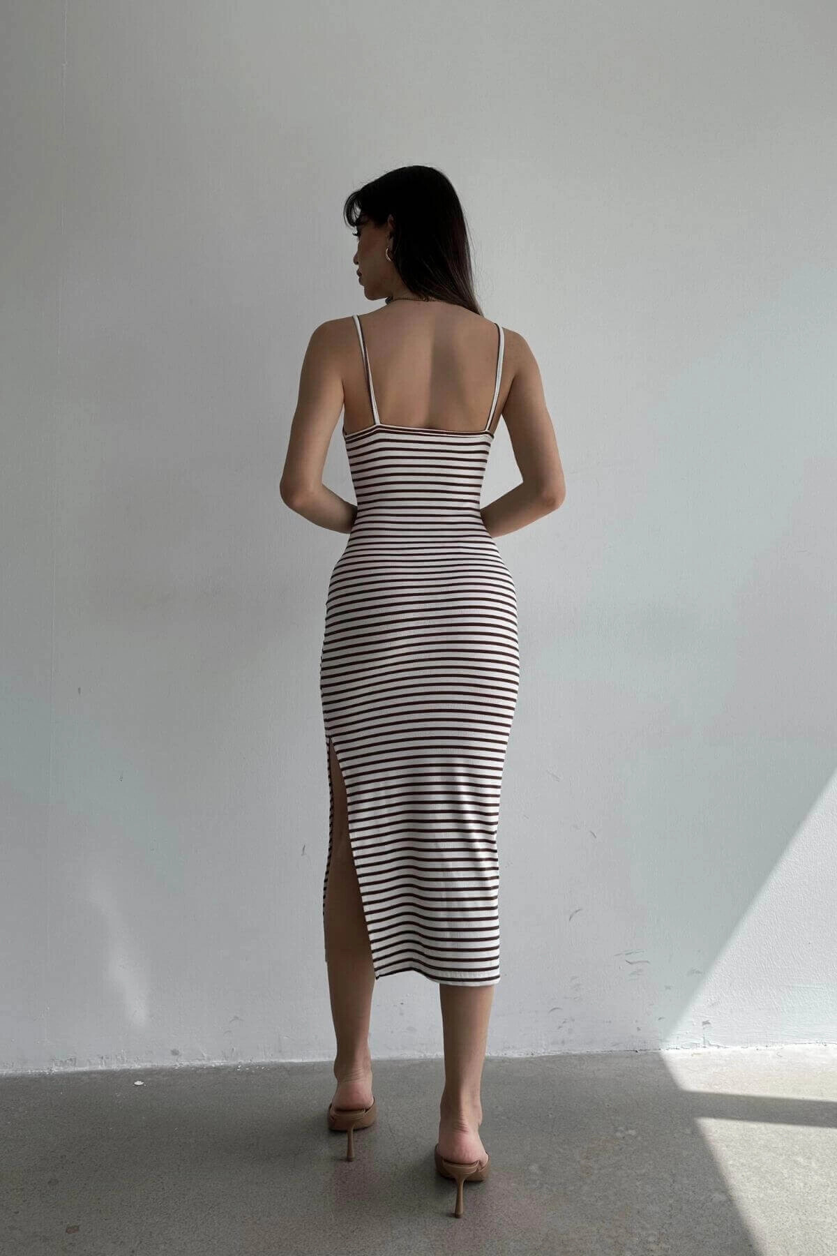 Kadın Kahverengi Çizgili Askılı Midi Boy Elbise (zck0681)