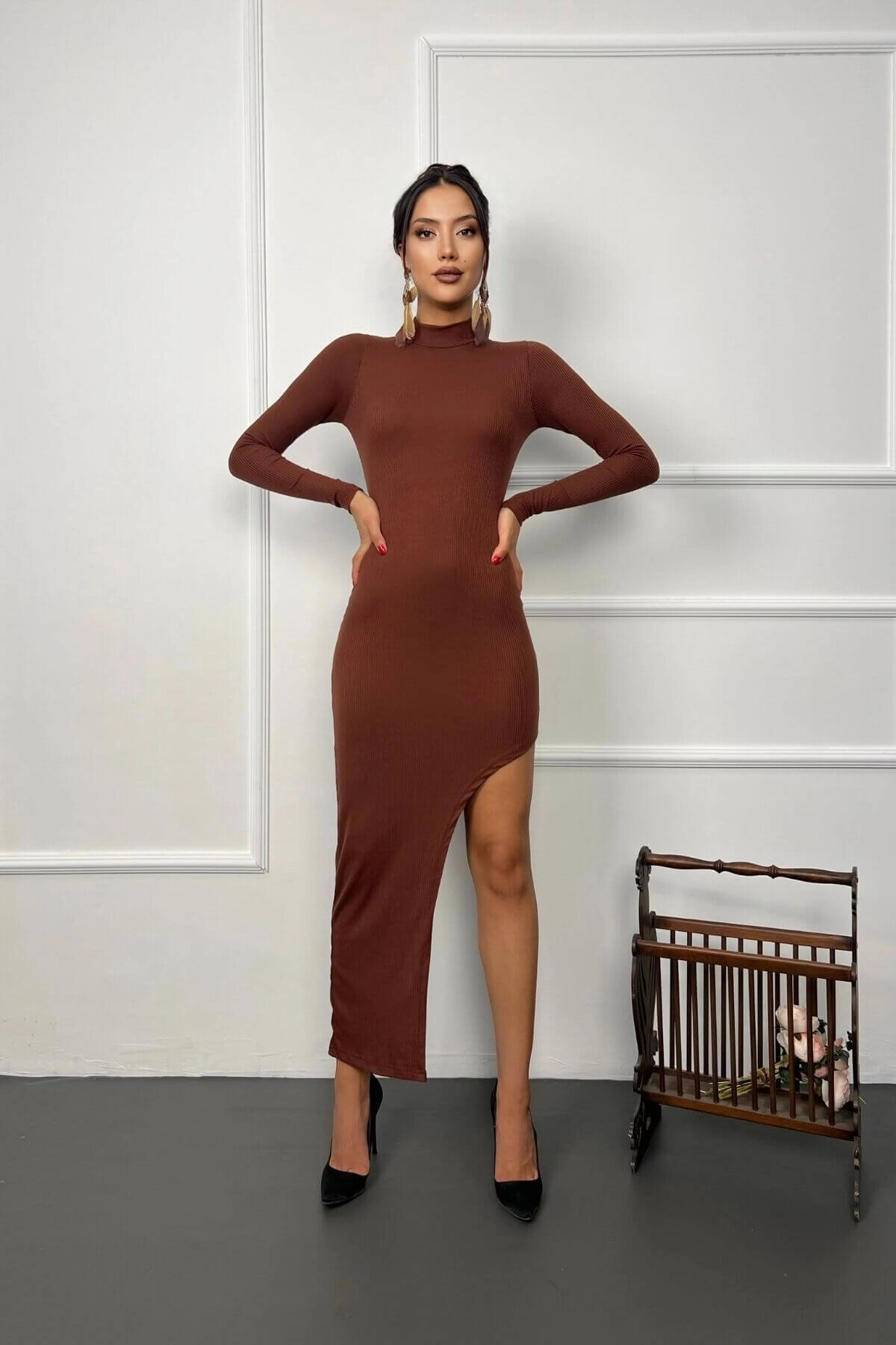 Kadın Kahverengi Uzun Kol Derin Yırtmaçlı Yarım Balıkçı Elbise (zck0720)