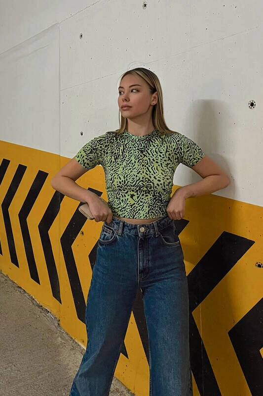 Kadın Yeşil Dijital Baskılı Sırtı Açık Bluz (zck0461)