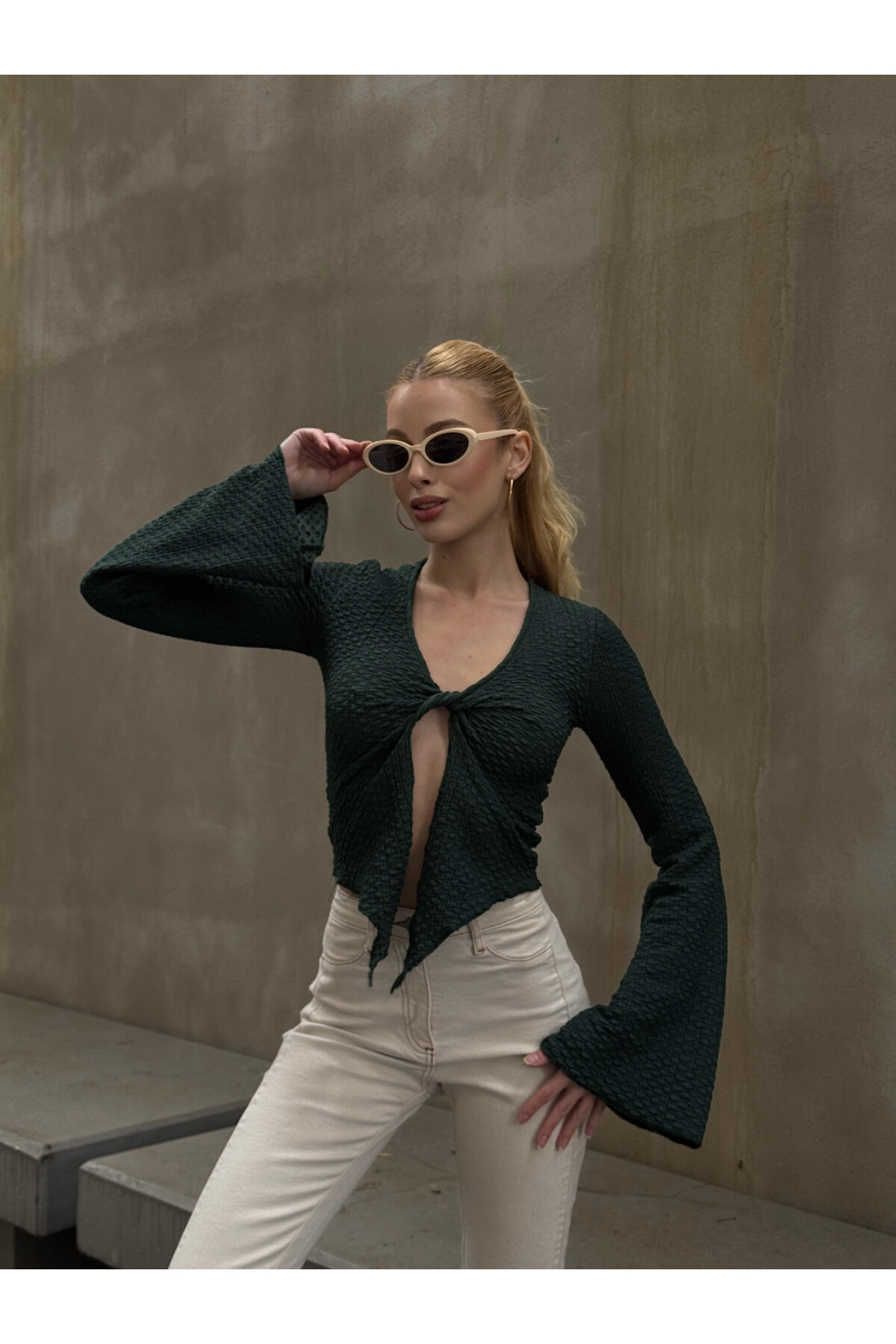 Kadın Zümrüt Yeşili İspanyol Kol V Yaka Düğüm Detaylı Crop (ZCKSA353)