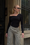 Kadın Siyah Omuz Asimetrik Bodysuit (ZCKSS152)