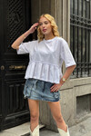 Kadın Beyaz Volanlı Oversize T-shirt (ZCKSS163)
